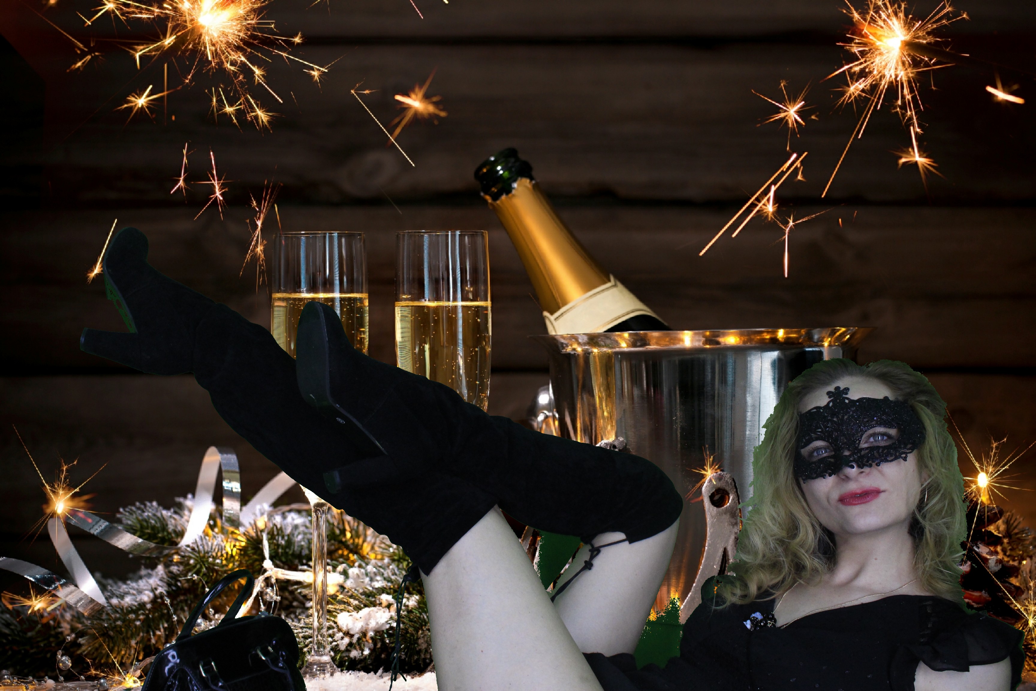 New Years Eve Party Silvermere | View more photos from the event at gallery.myphotoboothexperience.co.uk/u/MyPhotoBoothExperienceLtd/New-Years-Eve-Party-Silvermere